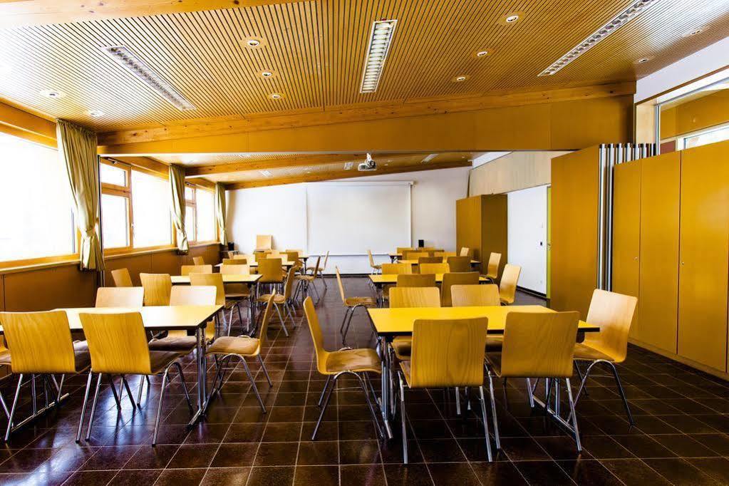 Jugendherberge Garmisch-Partenkirchen - Membership Required! ภายนอก รูปภาพ