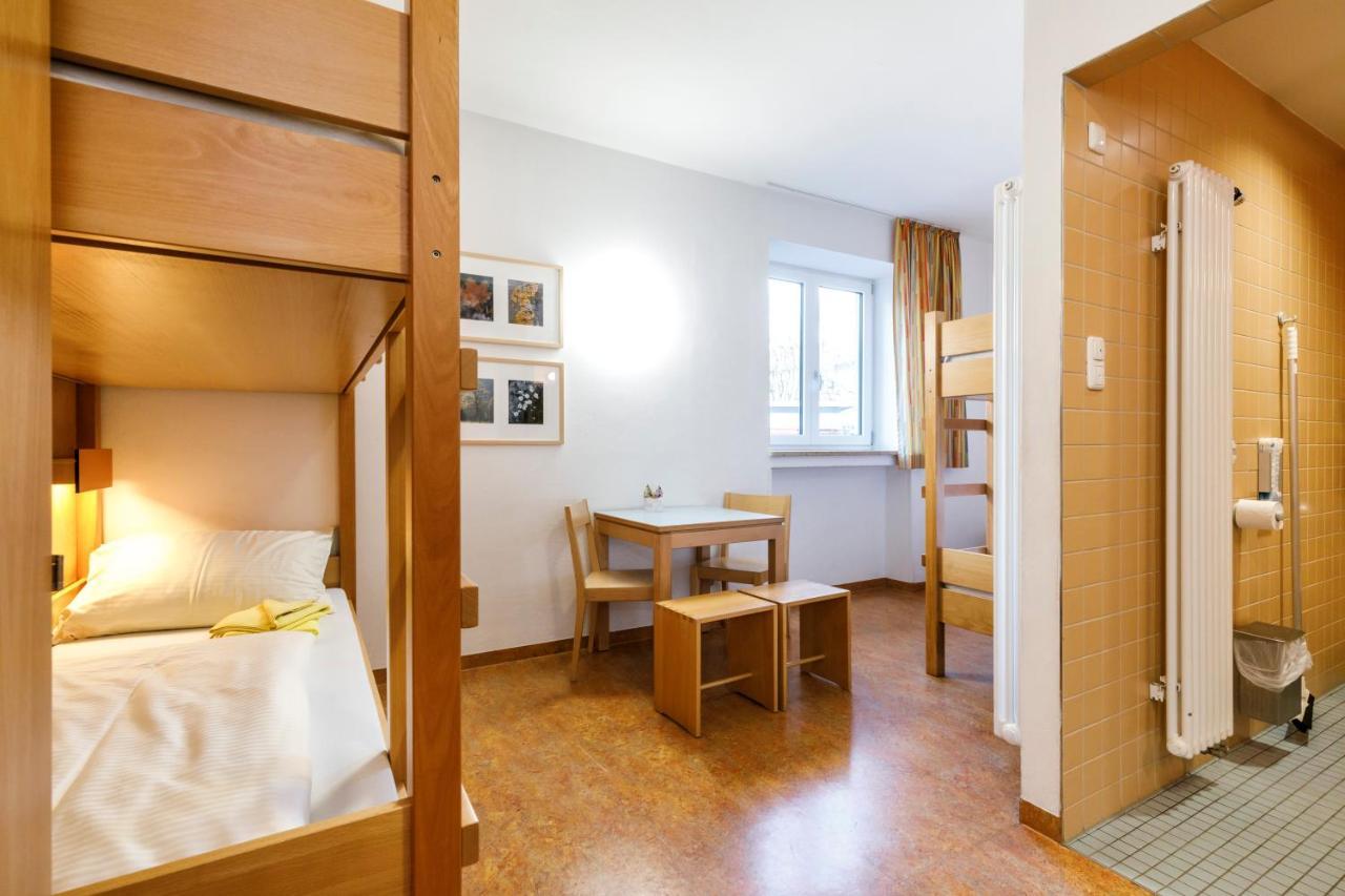 Jugendherberge Garmisch-Partenkirchen - Membership Required! ภายนอก รูปภาพ